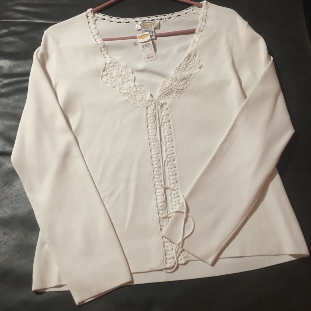 White long sleeve women’s shirt